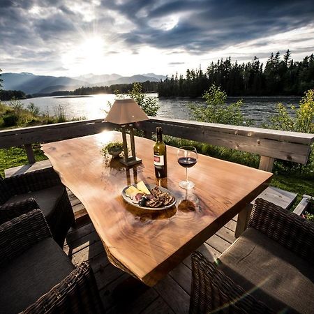 Skeena River House Bed & Breakfast Terrace Exterior photo