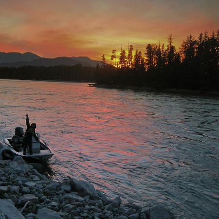 Skeena River House Bed & Breakfast Terrace Exterior photo