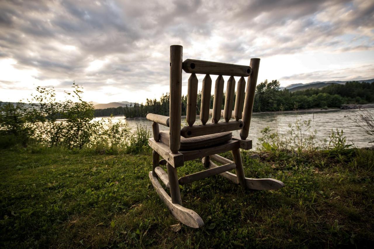 Skeena River House Bed & Breakfast Terrace Exterior photo