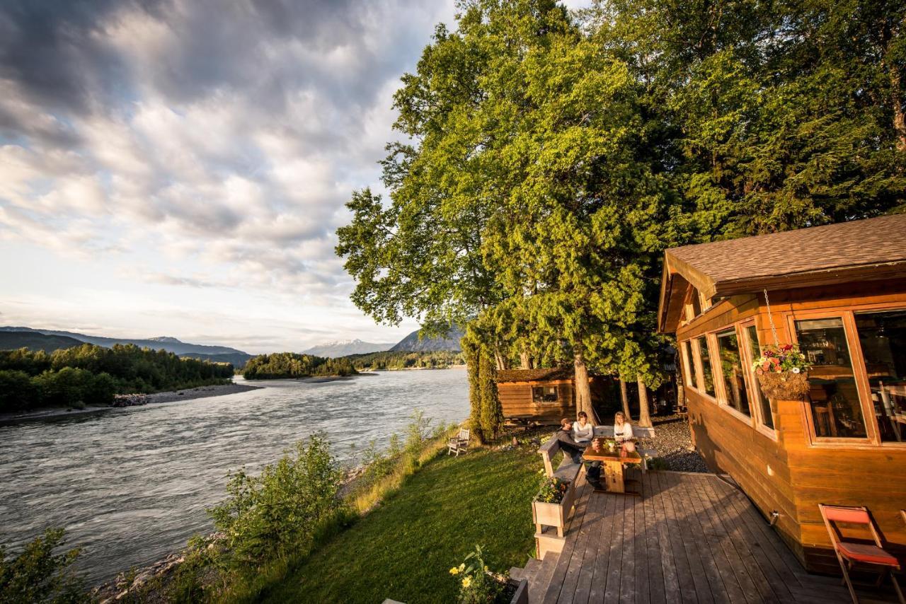 Skeena River House Bed & Breakfast Terrace Exterior photo