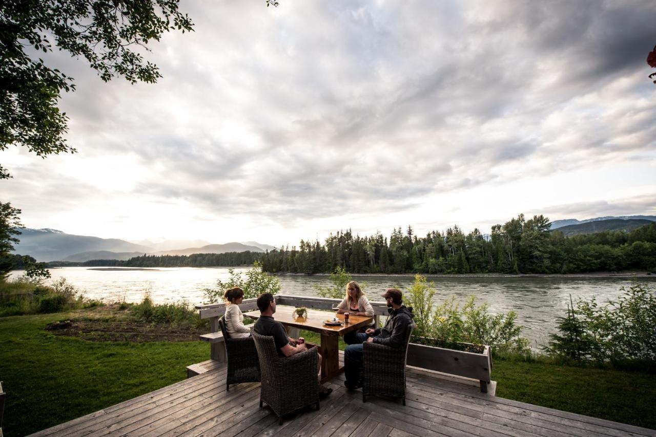 Skeena River House Bed & Breakfast Terrace Exterior photo